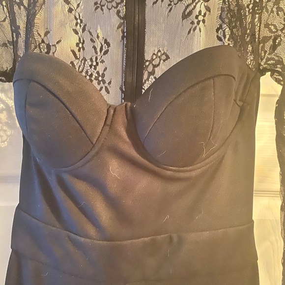 One piece - Picture 3 of 3